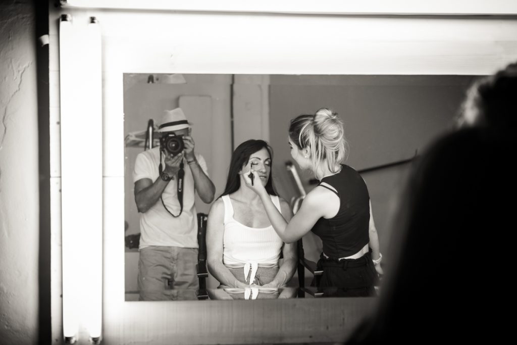 Consigue más Match y ligar mas en tinder y bumble con la ayuda de un fotografo profesional en mejorar imagen personal en Barcelona.