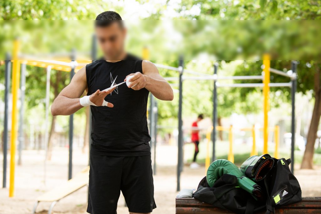 Como mejorar mis fotos para ligar más en tinder con la ayuda de un fotógrafo profesional en Barcelona.